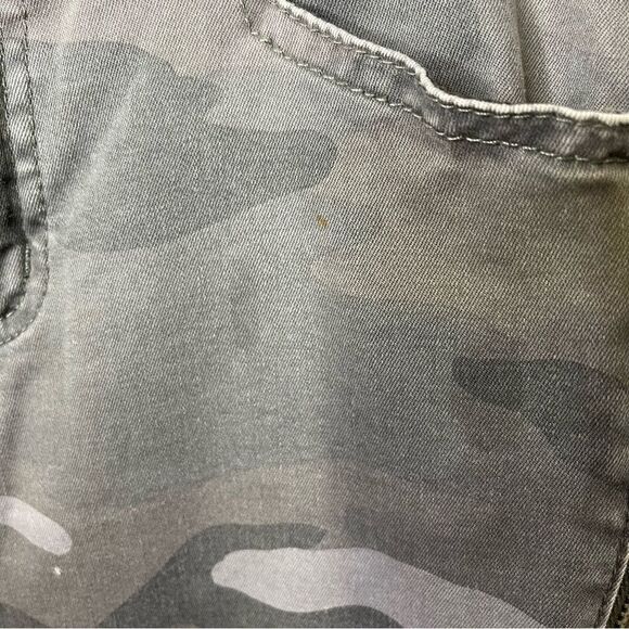 Democracy Camo Side Zip Ankle Skinny Pants 2 - Picture 4 of 7